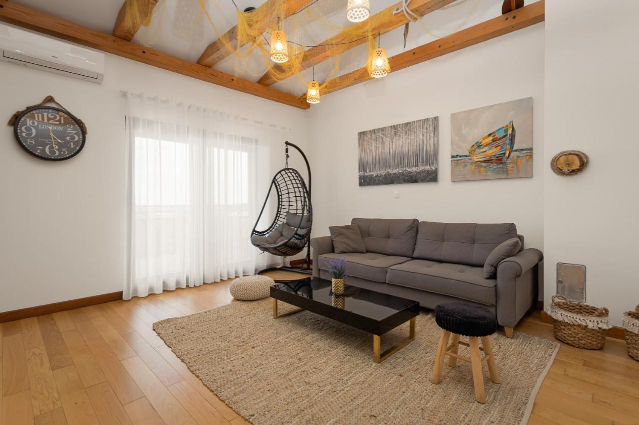 Apartments Cesare With Shared Pool Liznjan Exterior photo