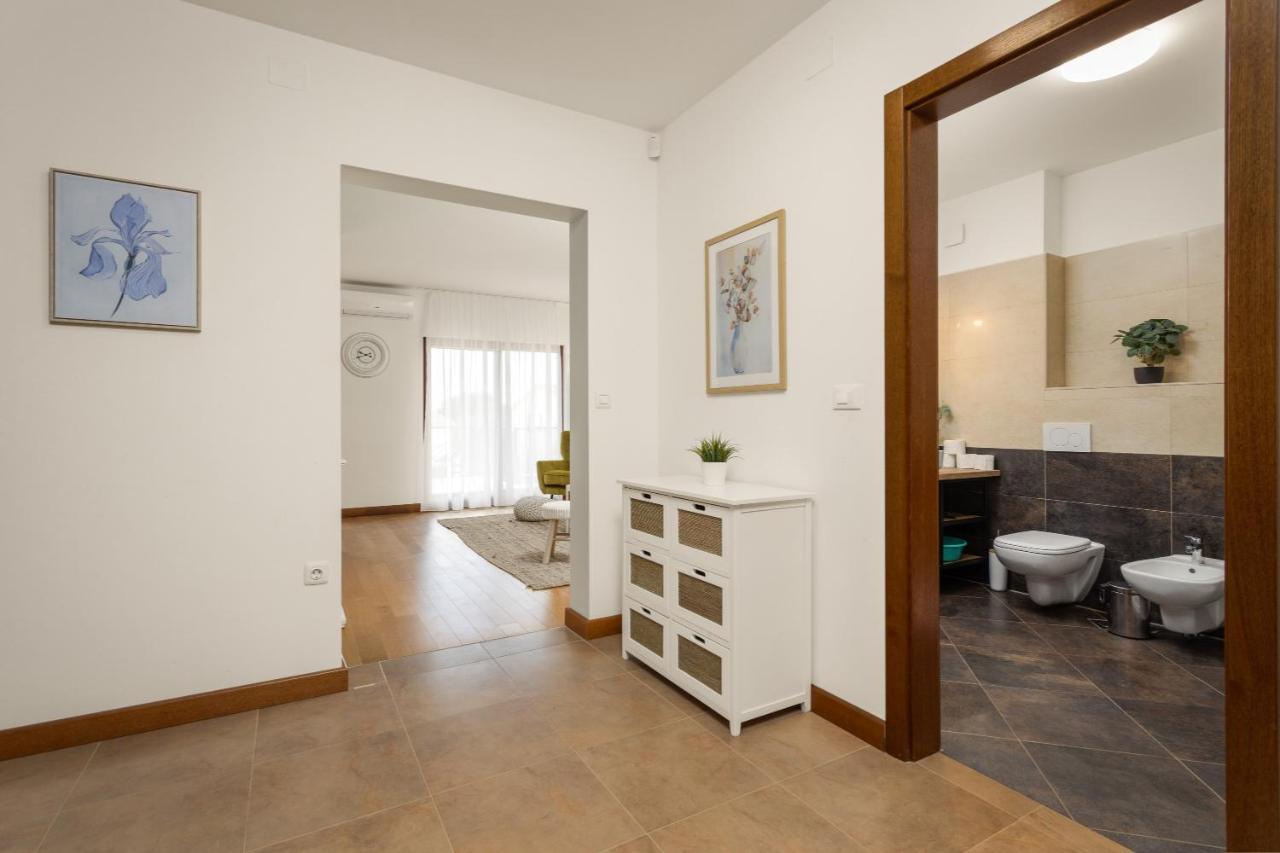 Apartments Cesare With Shared Pool Liznjan Exterior photo