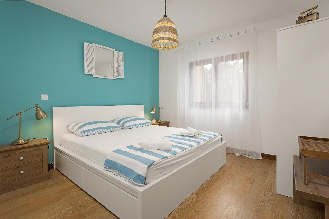 Apartments Cesare With Shared Pool Liznjan Exterior photo